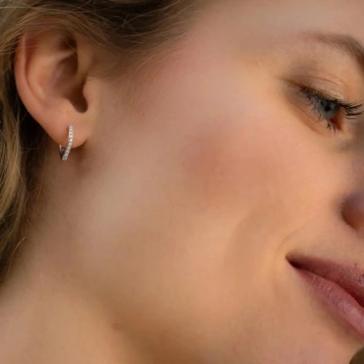 Schmuckladen AMOONIC Creolen "Raindrops" Kreolen in Tropfenform zum aufklappen mit^ Creolen|Schmuck
