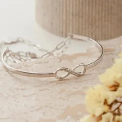 Schmuckladen AMOONIC Infinity Armband "Only you" mit Zirkonia - gravierbares Infini^ Herzarmbänder|Armreifen