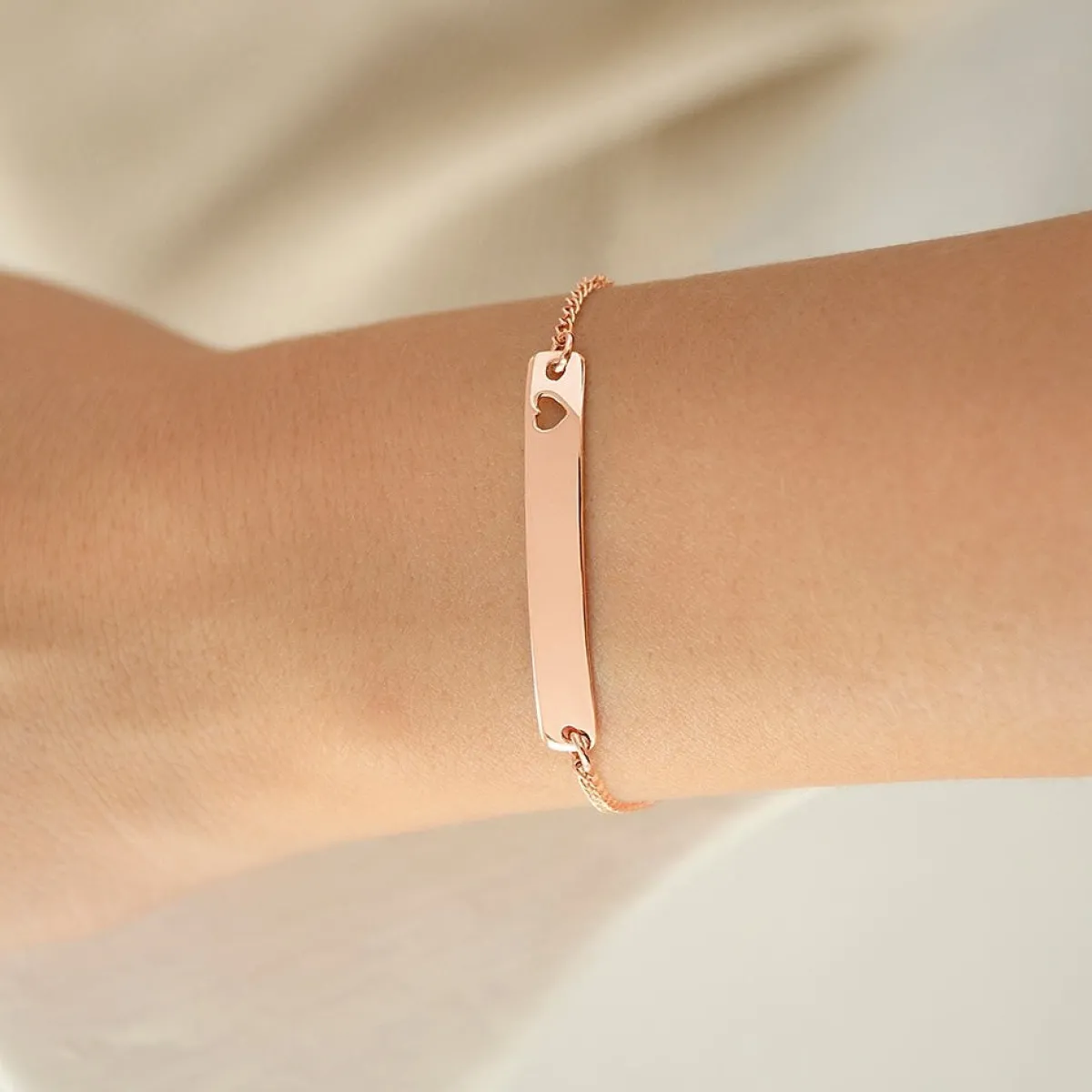 Schmuckladen Armband mit Gravurplatte "Herz" individuell gravierbar^ Weihnachten|Schmuck
