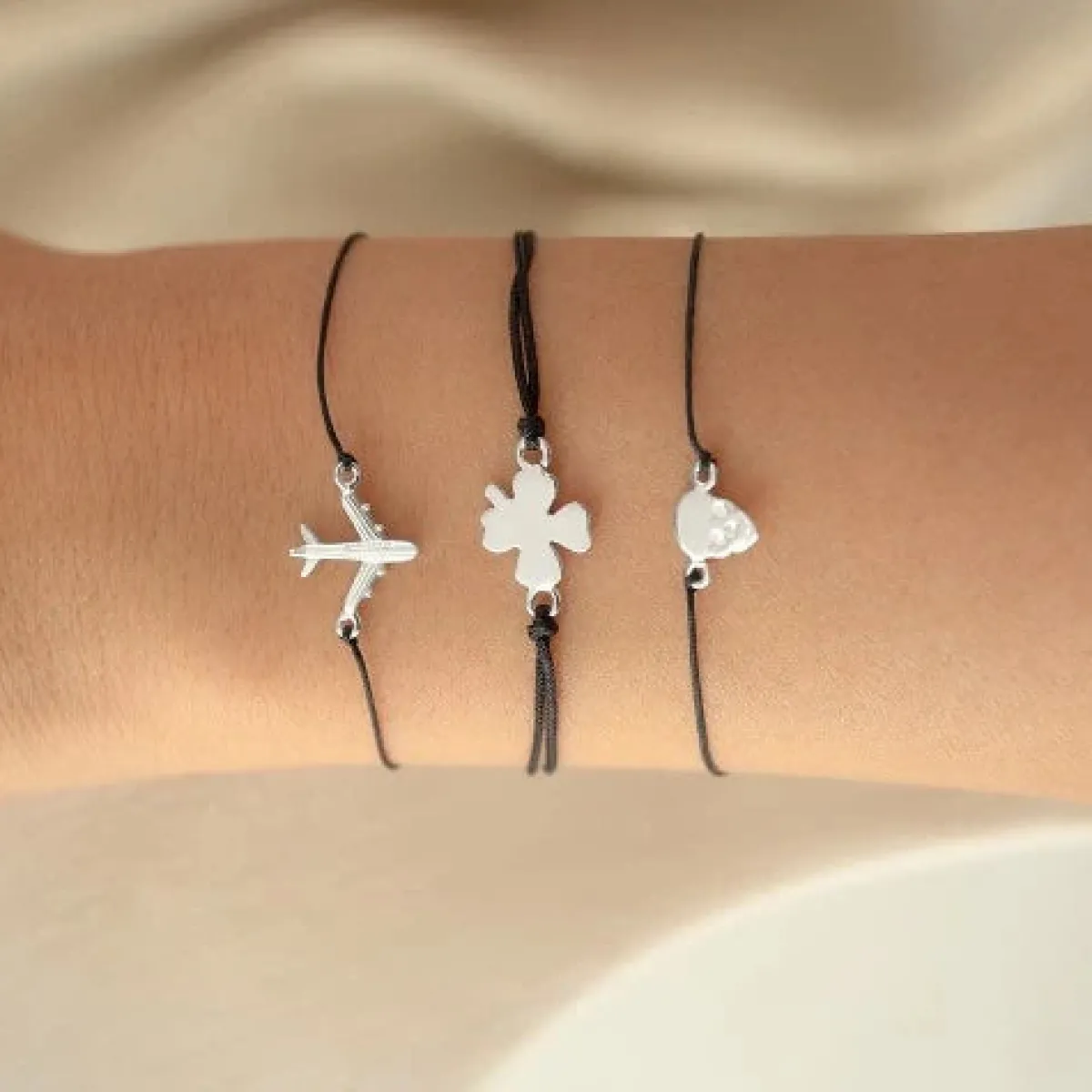 Schmuckladen Totenkopf-Armband "Skull" | individualisierbar^ Stoffarmbänder|Schmuck